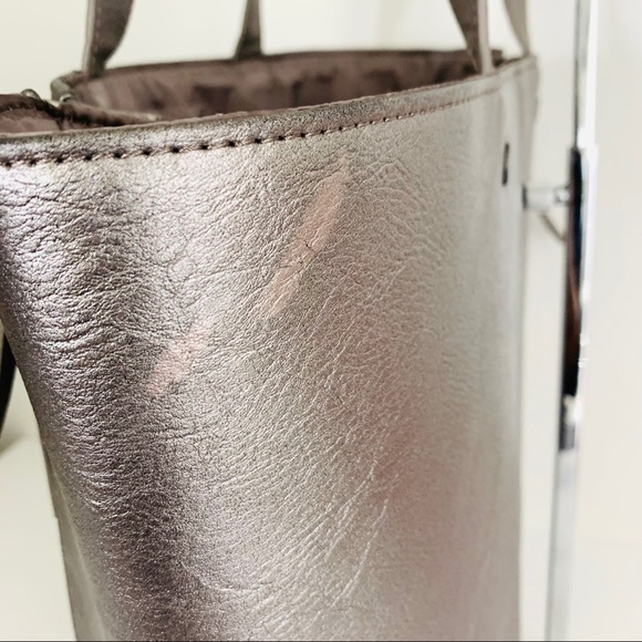 Neiman Marcus Metallic Gray Tote Good Condition💗🎉HP🎊🎁 - Picture 6 of 14